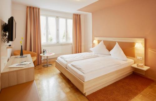 Braeunlingen Hotel | Pet-Friendly Stay at Gasthaus Weinstube Wehinger
