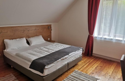Weinitzen Hotel | Family-Friendly Gasthaus zum Höchwirt with Breakfast Included