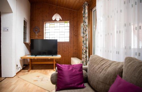 Lautertal Hotel | Discover Gasthaus zum Odenwald: Pet-Friendly Retreat