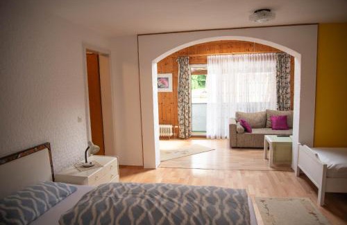 Lautertal Hotel | Discover Gasthaus zum Odenwald: Pet-Friendly Retreat