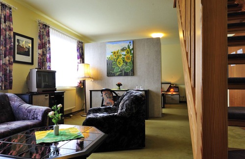 Lubstorf House | Discover Gasthaus Zum Rethberg: Family-Friendly Escape