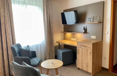 Obersimonswald House | Cozy Gasthaus Zur Erle: Family-Friendly with Restaurant & Breakfast