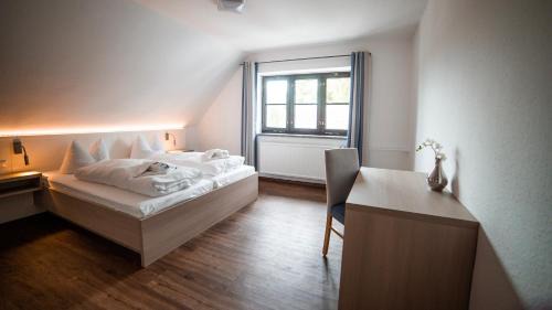 Greifswald Hotel | Discover Gasthaus Zur Fähre: Oceanfront Escape with Dining