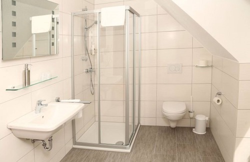 Dombuehl House | Guest Rated: 9.8 at Gasthaus zur Linde with Breakfast & Dining