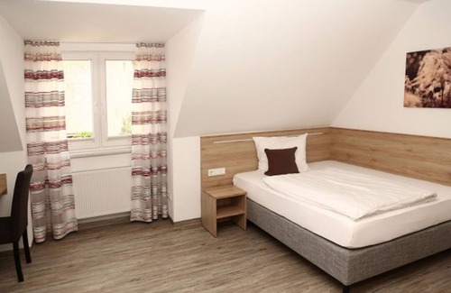 Dombuehl House | Guest Rated: 9.8 at Gasthaus zur Linde with Breakfast & Dining