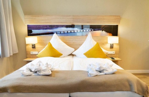Arnsberg Hotel | Delightful Gasthof 1820: Family-Friendly Retreat