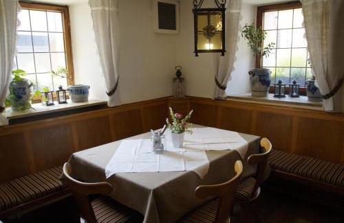 Schillingsfuerst Hotel | Inviting Gasthof Adler - Guest Rated 9/10 with Restaurant