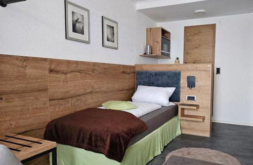 Fuerstenzell Bed & Breakfast | Pet-Friendly Gasthof Alte Schule: Family-Friendly Retreat