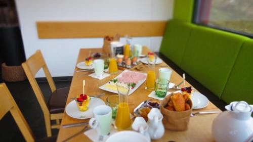 Presseck Hotel | Discover Gasthof Berghof: Guest Rated 9.3 with Restaurant