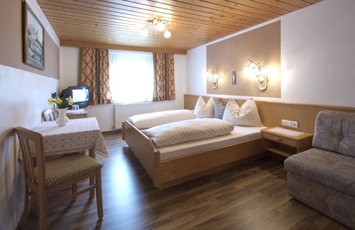 Fieberbrunn Hotel | Discover Gasthof Eiserne Hand: Spa & Family-Friendly Stays