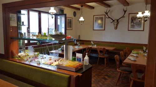 Allersberg House | Pet-Friendly Gasthof Endres with Great Amenities Await!