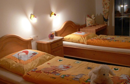 Haidgau House | Cozy Gasthof Engel: Family-Friendly with Restaurant & Breakfast