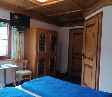 Wald im Pinzgau Bed & Breakfast | Welcoming Gasthof Finkenhof: Rated 8.8, Pet Friendly Stay