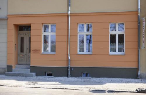 Rheinsberg House | Family-Friendly Gasthof & Fleischerei Endler with Breakfast