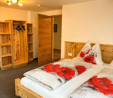 Bad Haering Hotel | Guest-Rated Gasthof Franziskibad with Family-Friendly Perks