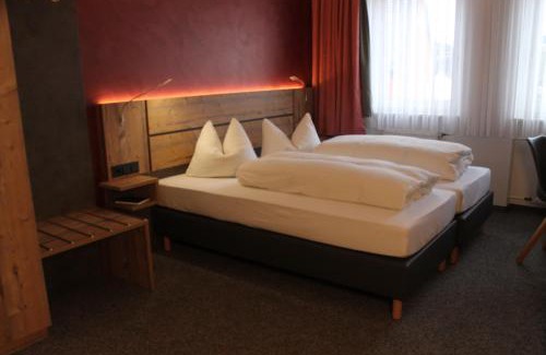 Selbitz House | Budget-Friendly Gasthof Goldene Krone with Pet Friendly Perks