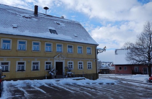 Dinkelsbuehl Hotel | Discover Gasthof Goldenes Rössle: Family-Friendly Retreat