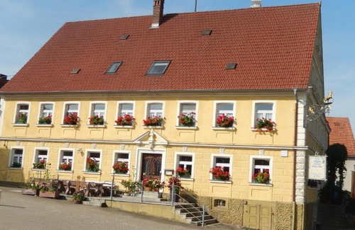 Dinkelsbuehl Hotel | Discover Gasthof Goldenes Rössle: Family-Friendly Retreat
