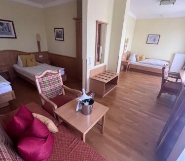 Honigtal Hotel | Oceanfront Retreat at Gasthof Großschedl zum Kramerwirt