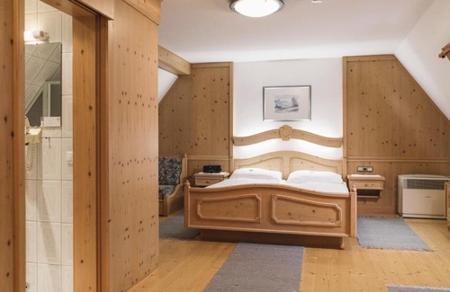 Sankt Gallen Hotel | Gasthof Hensle: Pet-Friendly Retreat with Breakfast Included