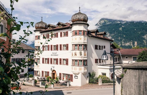 Brixlegg Hotel | Top-Rated Gasthof Herrnhaus: Pet-Friendly & Family Welcoming