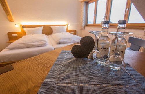 Rettenberg Hotel | Family-Friendly Gasthof Hirsch Vorderburg with Dining Options