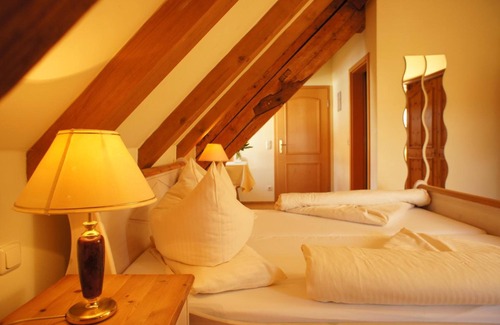 Herrsching am Ammersee Hotel | Top-Rated Gasthof Hotel zur Post with Family-Friendly Amenities