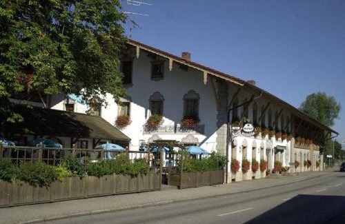 Rosenheim House | Discover Gasthof-Hotel Höhensteiger: Family-Friendly Retreat