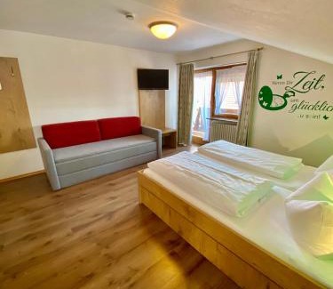 Rosenheim House | Discover Gasthof-Hotel Höhensteiger: Family-Friendly Retreat