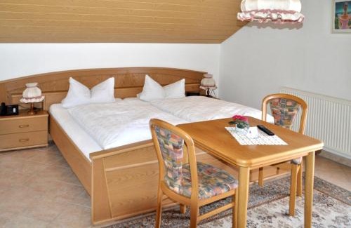 Hechingen Hotel | Guest Rated Gasthof-Hotel-Löwen with Family-Friendly Amenities