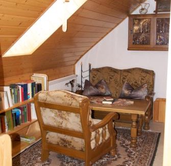 Schwend House | Guest-Rated Gasthof Jägerheim with Family-Friendly Dining
