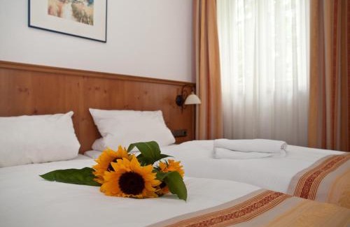 Isen Hotel | Discover Gasthof Klement: Family-Friendly with Top Ratings