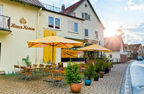 Schoenau an der Brend House | Discover Gasthof Krone: Pet-Friendly Retreat with Dining