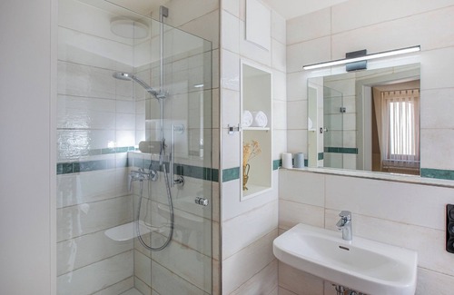 Fladungen Hotel | Discover Gasthof Krone Fladungen: Family-Friendly Retreat