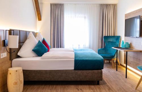 Adelschlag Hotel | Discover Gasthof Krone Ochsenfeld: Pet-Friendly Retreat