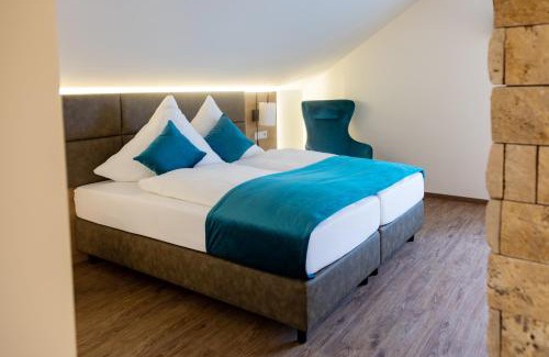 Adelschlag Hotel | Discover Gasthof Krone Ochsenfeld: Pet-Friendly Retreat