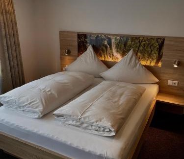 Grabenstetten Hotel | Pet-Friendly Gasthof Lamm with Breakfast & Dining Options