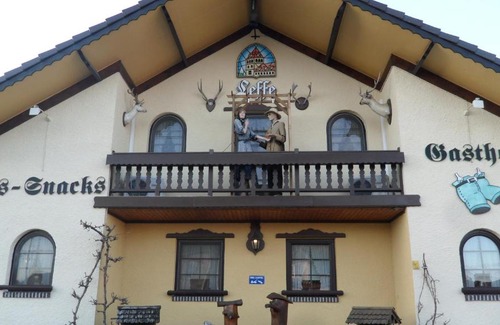 Diepenbeek Bed & Breakfast | Discover Gasthof Lederhose: 8.8/10 & Pet-Friendly Retreat