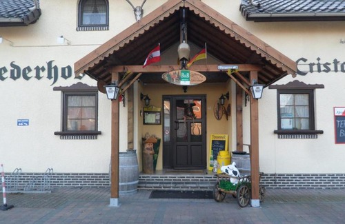 Diepenbeek Bed & Breakfast | Discover Gasthof Lederhose: 8.8/10 & Pet-Friendly Retreat