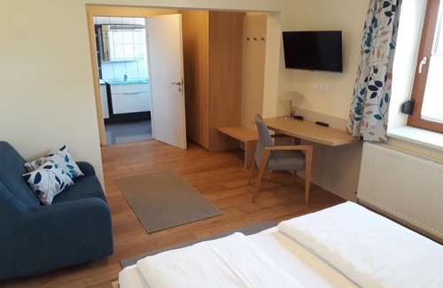 Lanzenkirchen Hotel | Top-Rated Gasthof Mühlendorfer: Pet Friendly, Family Welcoming