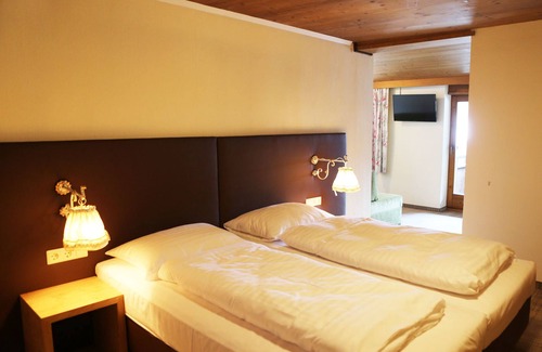 Madseit Hotel | Relax at Gasthof Madseiterhof with Spa and Pool Amenities