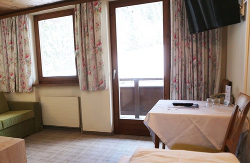 Madseit Hotel | Relax at Gasthof Madseiterhof with Spa and Pool Amenities