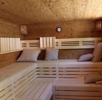 Woehrden Hotel | Enjoy Comfort at Gasthof Oldenwöhrden with Pool & Breakfast