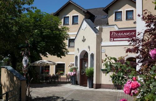 Steyr House | Pet-Friendly Getaway at Gasthof Pöchhacker with Breakfast