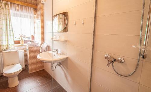 Steyr House | Pet-Friendly Getaway at Gasthof Pöchhacker with Breakfast