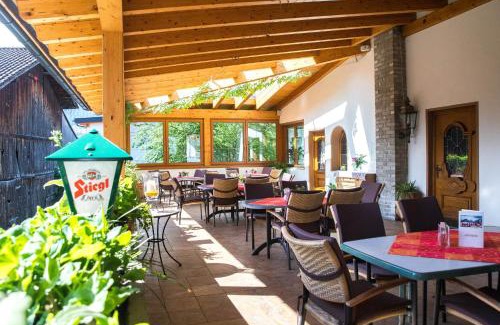 Karres Hotel | Highly Rated Gasthof Pension Traube: Pet-Friendly Getaway