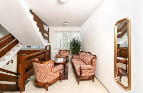 Breitenbrunn House | Pet-Friendly Gasthof-Pension Wein with Great Breakfasts