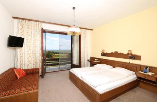 Breitenbrunn House | Pet-Friendly Gasthof-Pension Wein with Great Breakfasts
