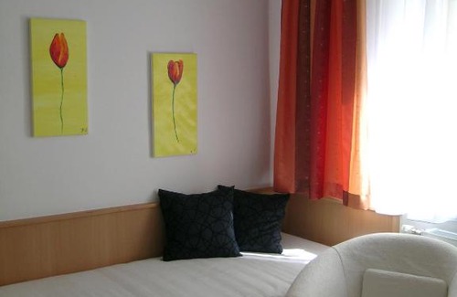Frauenkirchen House | Pet-Friendly Gasthof-Pension Weisz-Artner with Breakfast