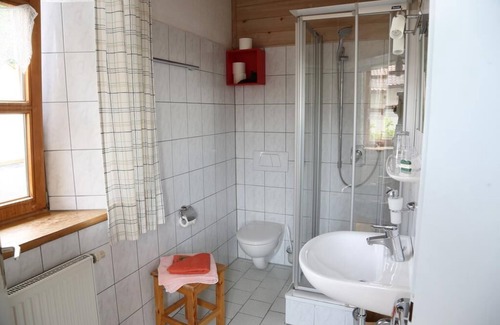 Greilsberg House | Comfortable Stay at Gasthof Pritscher with Family-Friendly Perks